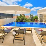 Wit Private Pool *