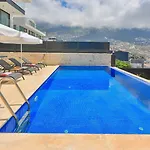 Wit Private Pool